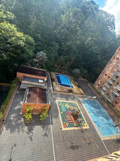 Apartamento en arriendo en Castropol, Medellín · foto 14 de 24