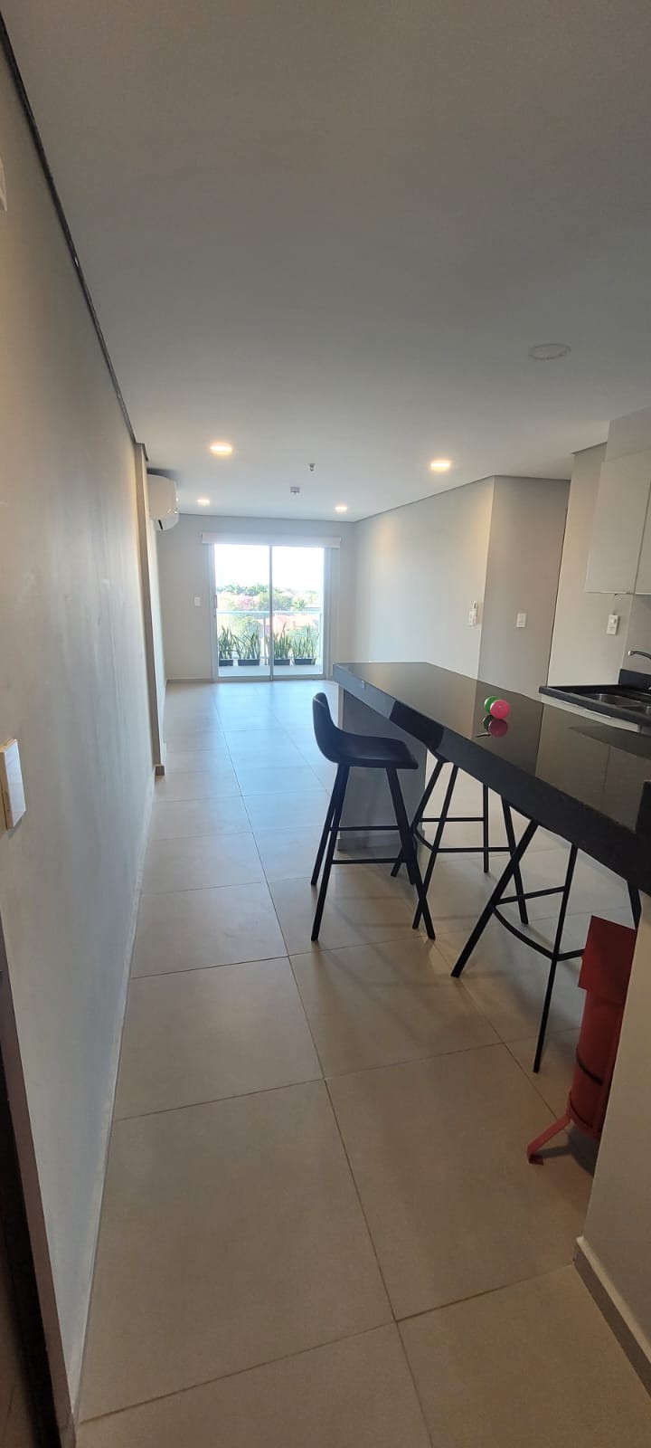 Exclusivo Departamento de 2 Dormitorios en Barrio Los Laureles. — foto 2