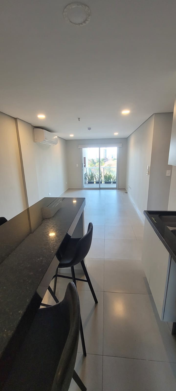 Exclusivo Departamento de 2 Dormitorios en Barrio Los Laureles. — foto 3