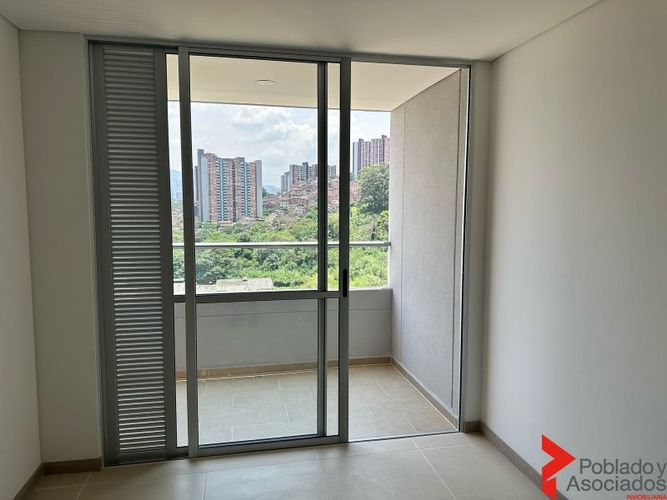 Apartamento en venta en Villa Del Parque, Medellín · foto 3 de 16