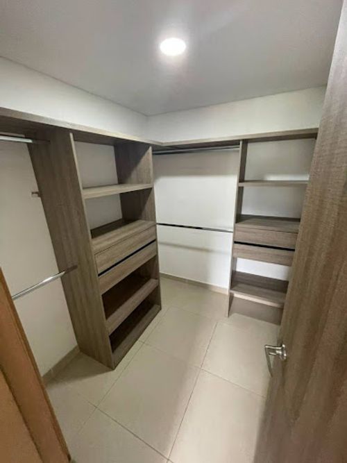 Apartamento de 3 alcobas en arriendo en El Diamante 2, Medellín, 140 m² · foto 5 de 22