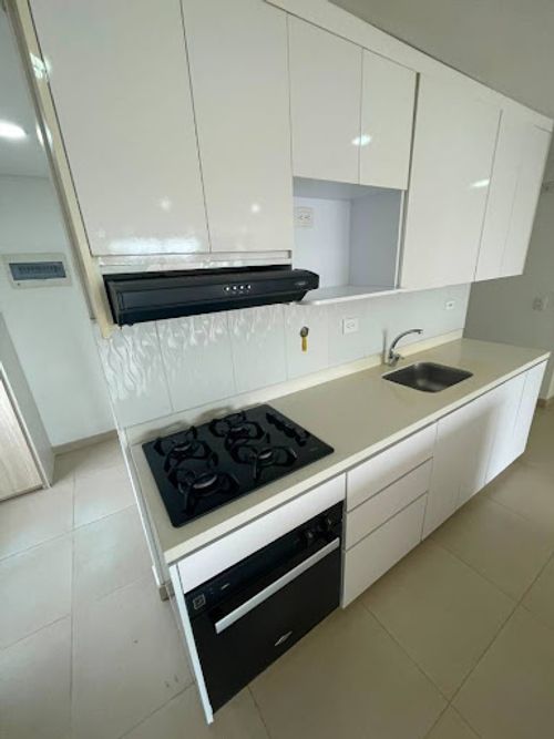Apartamento de 3 alcobas en arriendo en El Diamante 2, Medellín, 140 m² · foto 7 de 22