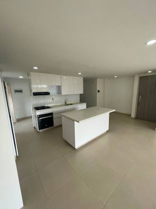 Apartamento de 3 alcobas en arriendo en El Diamante 2, Medellín, 140 m² · foto 12 de 22