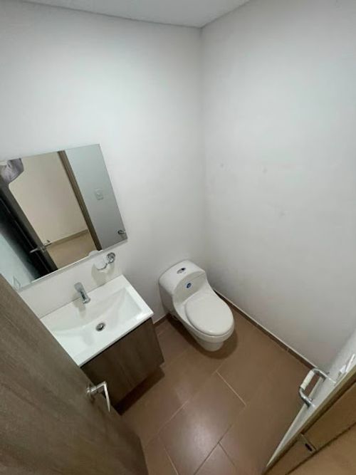 Apartamento de 3 alcobas en arriendo en El Diamante 2, Medellín, 140 m² · foto 21 de 22