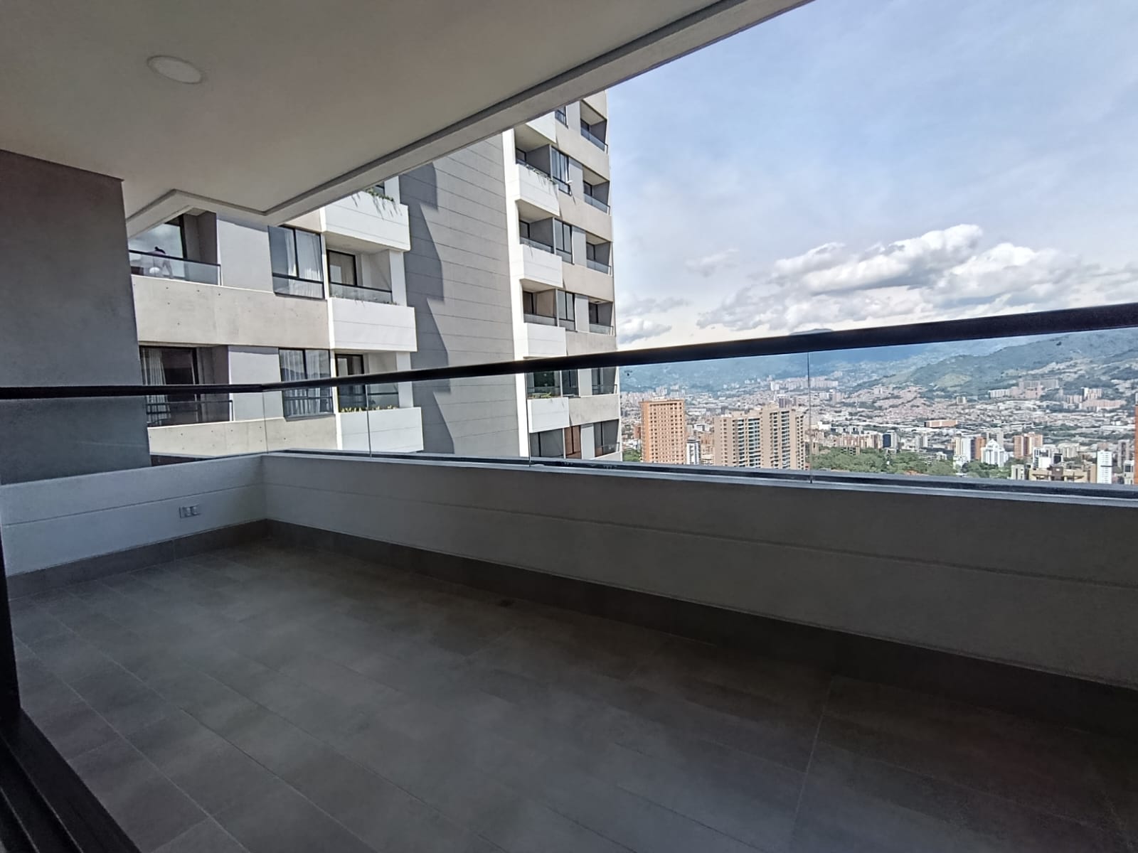 Apartaestudio en Arriendo en El Poblado, Medellín