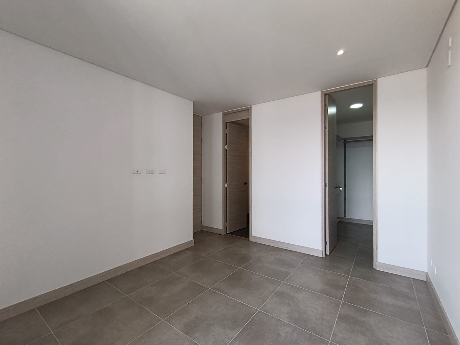 Apartaestudio en arriendo en El Poblado, Medellín · foto 10 de 13