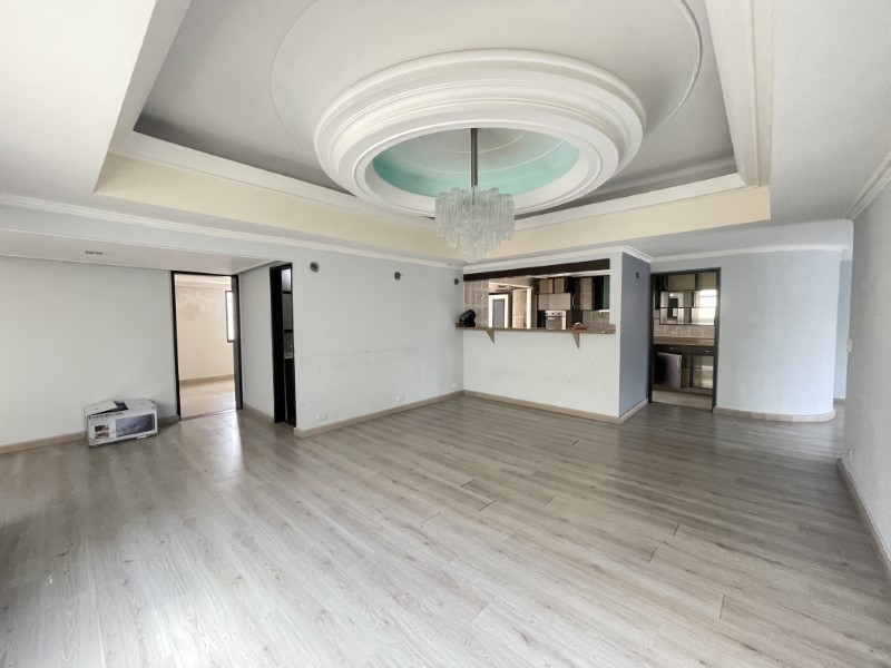 Apartamento en arriendo en Laureles, Medellín · foto 2 de 24