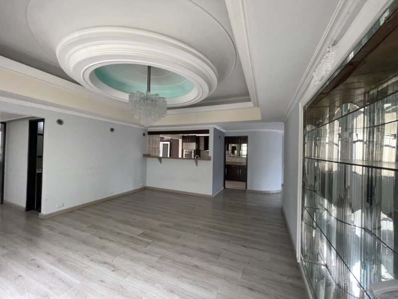 Apartamento en arriendo en Laureles, Medellín · foto 3 de 24