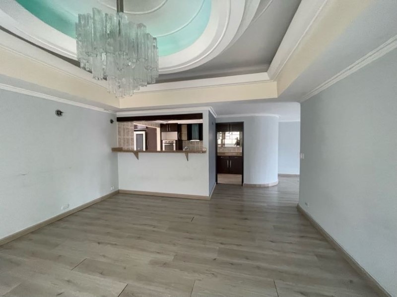 Apartamento en arriendo en Laureles, Medellín · foto 5 de 24