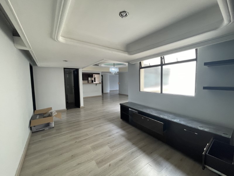 Apartamento en arriendo en Laureles, Medellín · foto 9 de 24