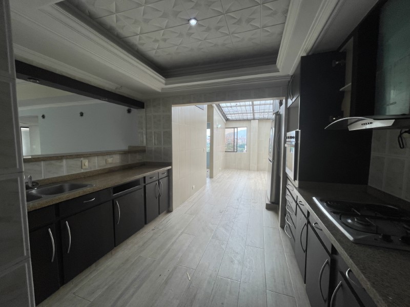 Apartamento en arriendo en Laureles, Medellín · foto 14 de 24