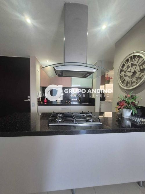Apartamento de 3 alcobas en venta en Cabecera Del Llano, Bucaramanga, 99 m² · foto 2 de 22