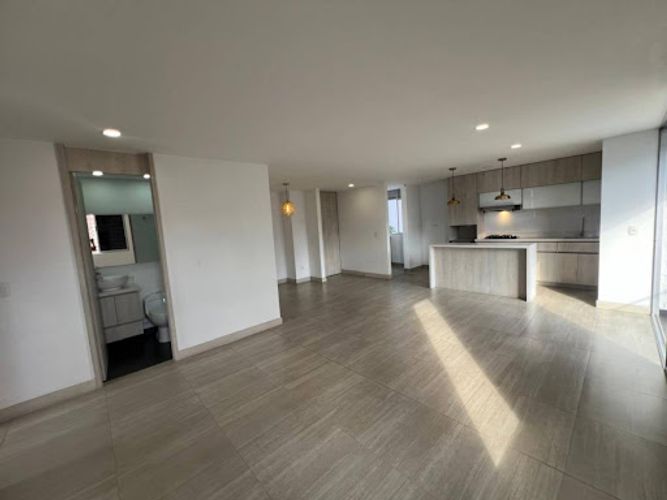 Apartamento de 2 alcobas en venta en Mayorca, Sabaneta, 78 m² · foto 10 de 19