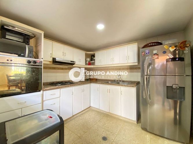 Casa de 4 alcobas en venta en Cañaveral, Floridablanca, 184 m² · foto 4 de 24
