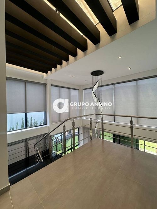 Casa de 5 alcobas en venta en Ruitoque, Floridablanca, 322 m² · foto 8 de 24