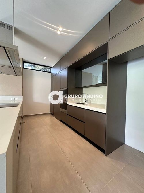 Casa de 5 alcobas en venta en Ruitoque, Floridablanca, 322 m² · foto 12 de 24
