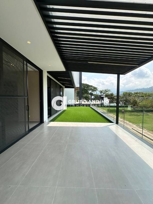 Casa de 5 alcobas en venta en Ruitoque, Floridablanca, 322 m² · foto 14 de 24