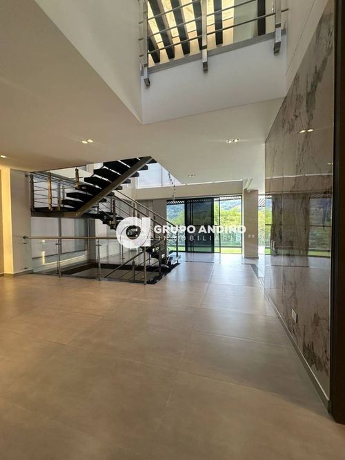 Casa de 5 alcobas en venta en Ruitoque, Floridablanca, 322 m² · foto 20 de 24