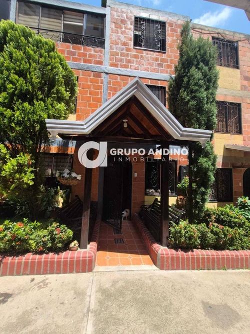 Casa de 4 alcobas en venta en Granjas De Provenza, Bucaramanga, 270 m² · foto 5 de 24