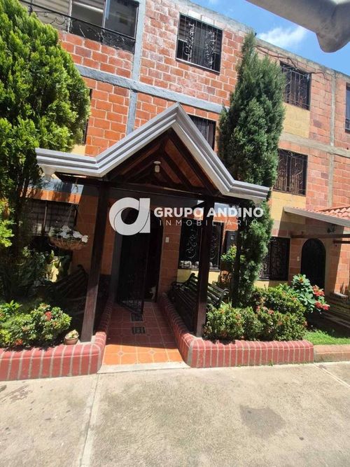 Casa de 4 alcobas en venta en Granjas De Provenza, Bucaramanga, 270 m² · foto 7 de 24