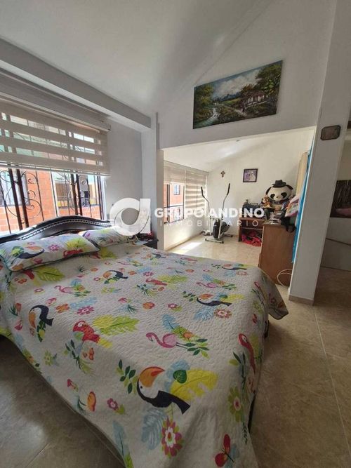 Casa de 4 alcobas en venta en Granjas De Provenza, Bucaramanga, 270 m² · foto 12 de 24