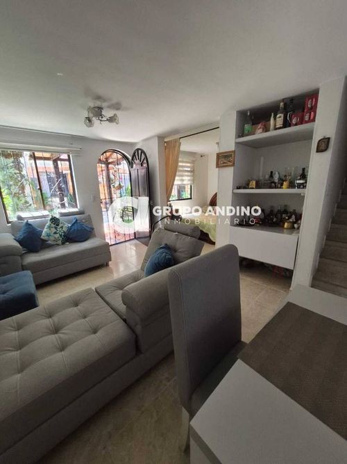 Casa de 4 alcobas en venta en Granjas De Provenza, Bucaramanga, 270 m² · foto 21 de 24