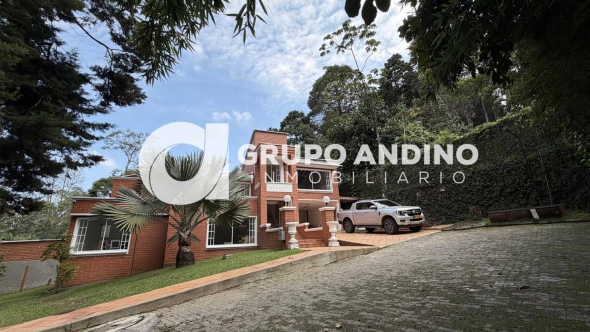 Casa en arriendo en El Poblado, Medellín · foto 9 de 24