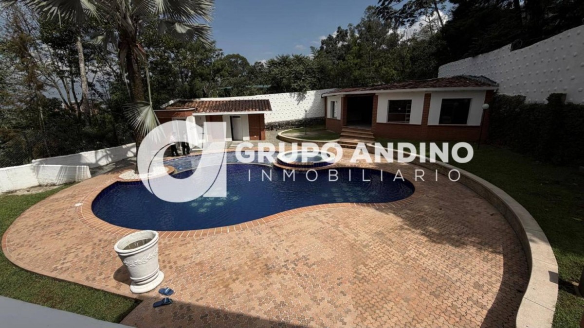 Casa en arriendo en El Poblado, Medellín · foto 21 de 24