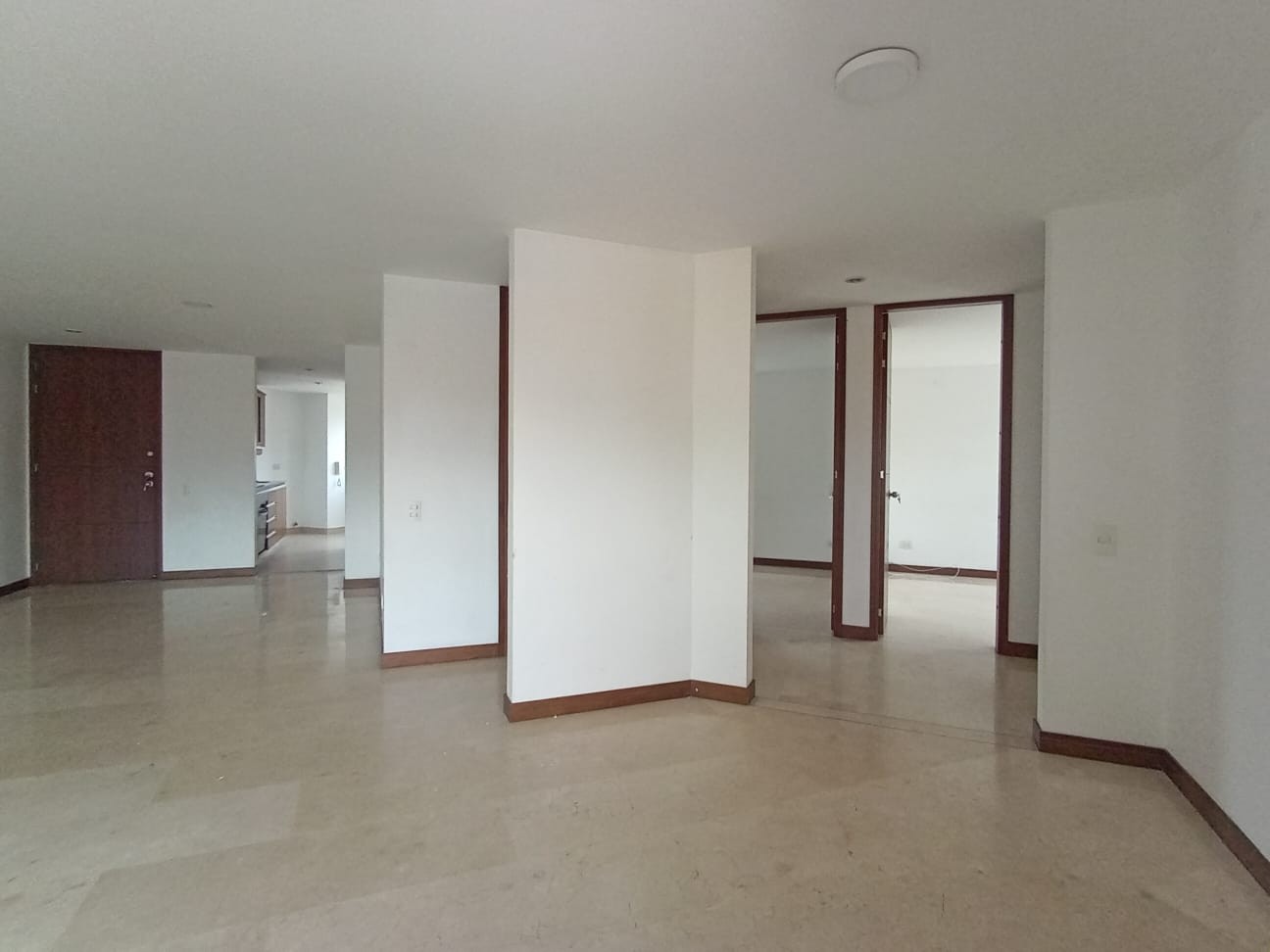 Apartamento en arriendo en Laureles, Medellín · foto 2 de 19