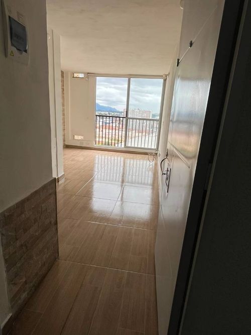 Apartamento de 3 alcobas en venta en Fontibon, Bogotá, 46 m² · foto 3 de 24