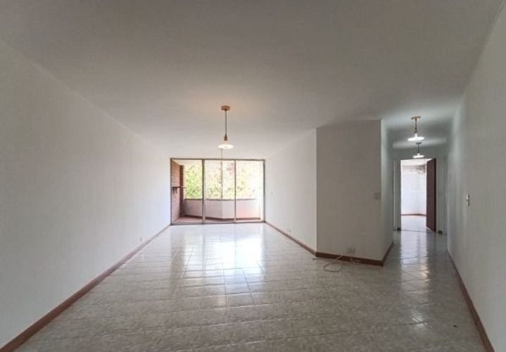 Apartamento de 3 alcobas en arriendo en El Diamante No. 2, Medellín, 125 m² · foto 2 de 20