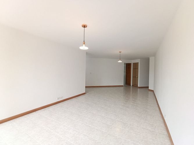 Apartamento de 3 alcobas en arriendo en El Diamante No. 2, Medellín, 125 m² · foto 4 de 20