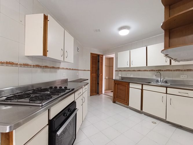 Apartamento de 3 alcobas en arriendo en El Diamante No. 2, Medellín, 125 m² · foto 9 de 20