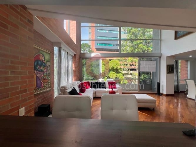 Apartamento de 2 alcobas en arriendo en El Poblado, Medellín, 137 m² · foto 4 de 24