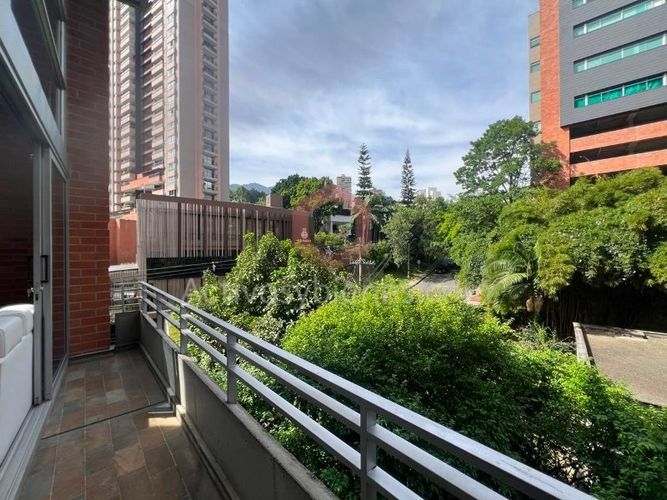 Apartamento de 2 alcobas en arriendo en El Poblado, Medellín, 137 m² · foto 11 de 24