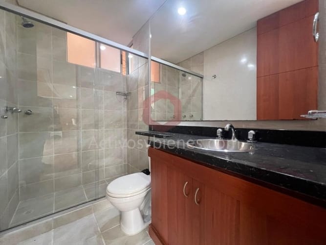 Apartamento de 2 alcobas en arriendo en El Poblado, Medellín, 137 m² · foto 12 de 24