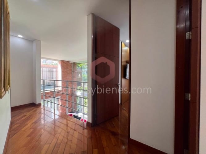 Apartamento de 2 alcobas en arriendo en El Poblado, Medellín, 137 m² · foto 15 de 24