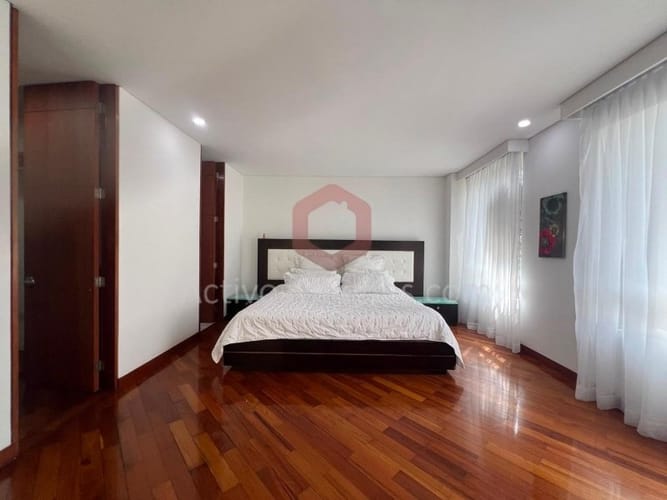 Apartamento de 2 alcobas en arriendo en El Poblado, Medellín, 137 m² · foto 19 de 24