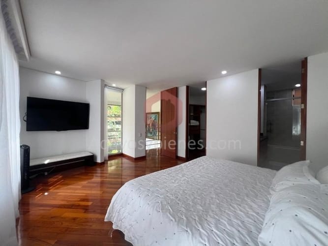 Apartamento de 2 alcobas en arriendo en El Poblado, Medellín, 137 m² · foto 21 de 24