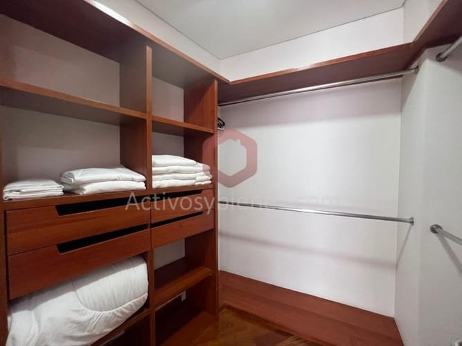 Apartamento de 2 alcobas en arriendo en El Poblado, Medellín, 137 m² · foto 23 de 24