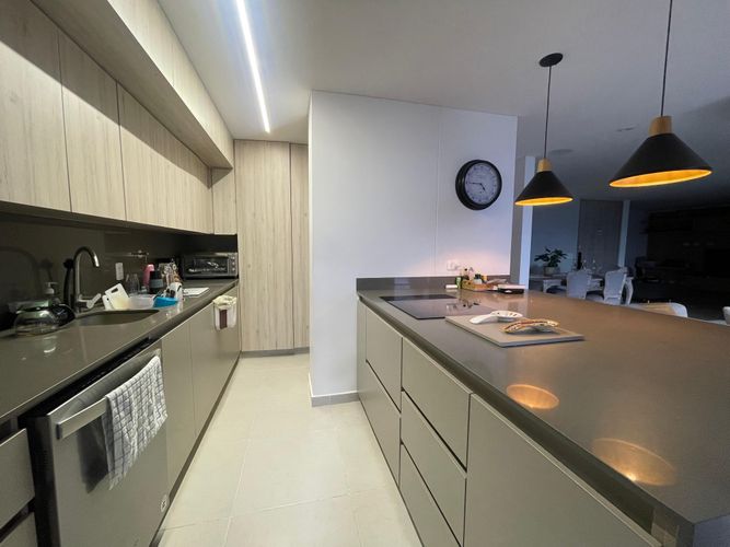 Apartamento de 3 alcobas en venta en Loma Del Esmeraldal, Envigado, 161 m² · foto 6 de 22