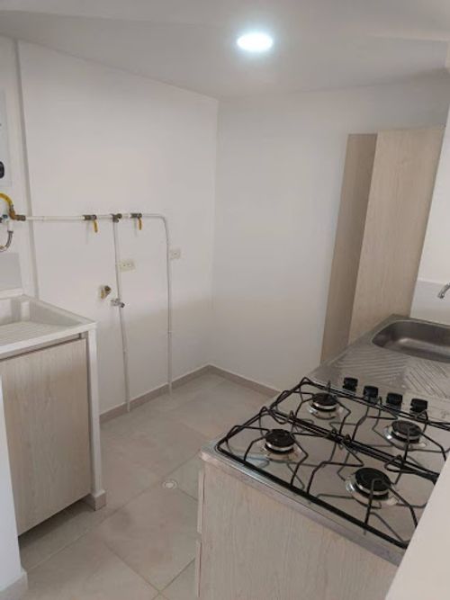 Apartamento de 2 alcobas en arriendo en La America, Medellín, 36 m² · foto 5 de 14
