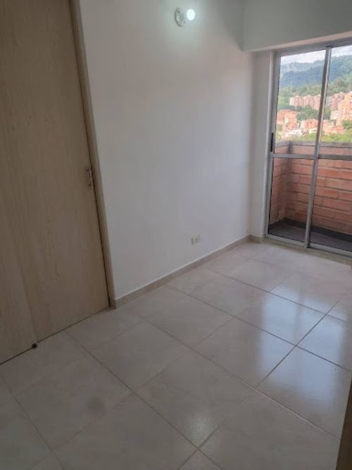 Apartamento de 2 alcobas en arriendo en La America, Medellín, 36 m² · foto 10 de 14