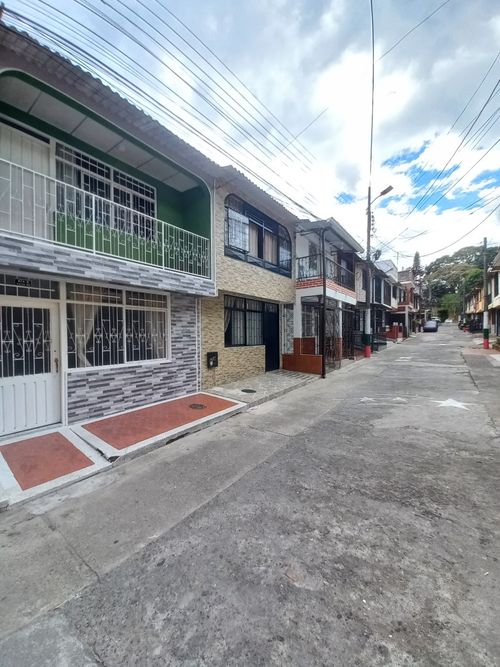 Casa de 3 alcobas en venta en Jordan, Ibagué, 94 m² · foto 2 de 21