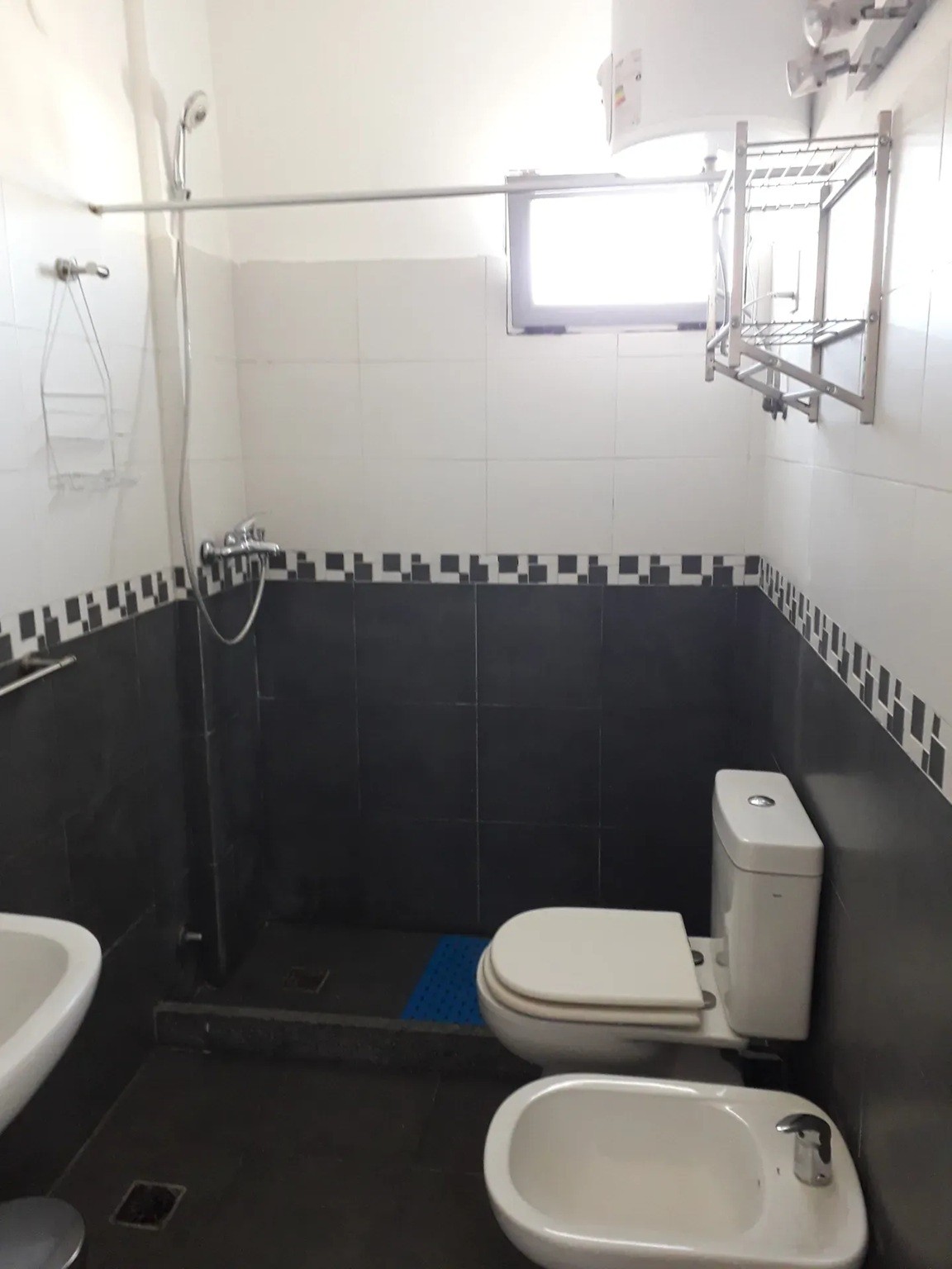 ALQUILER EN EL CENTRO, PENTHOUSE DE 1 DORMITORIO, PISO 8, AMPLIA TERRAZA, GASTOS COMUNES BAJOS · Foto 4