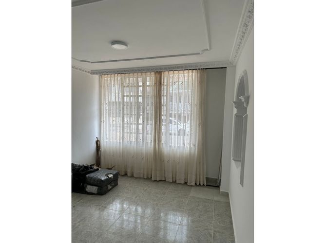 Casa de 5 alcobas en venta en Nueva Cecilia, Armenia, 250 m² · foto 4 de 24