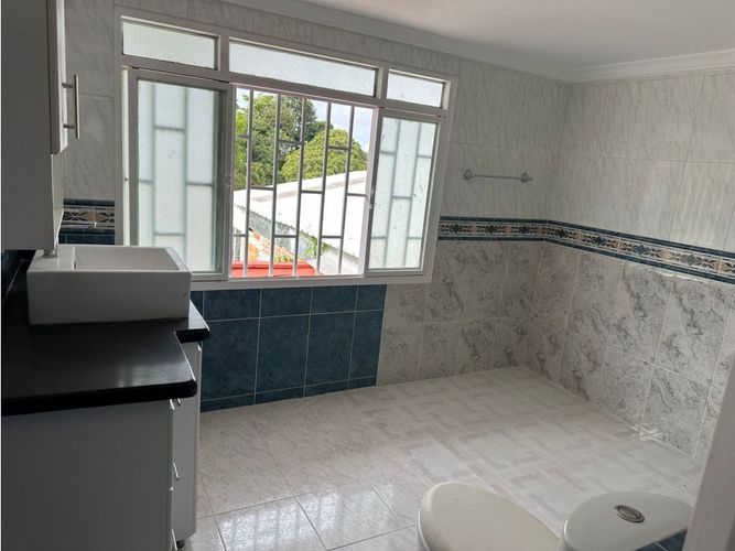 Casa de 5 alcobas en venta en Nueva Cecilia, Armenia, 250 m² · foto 8 de 24