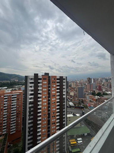 Apartamento en Arriendo en Prados de Sabaneta, Sabaneta en Sabaneta, de Portada Inmobiliaria