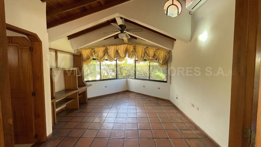 Casa de 4 alcobas en venta en Conjunto Cerrado Firenze, Villa del Rosario, 248 m² · foto 9 de 14