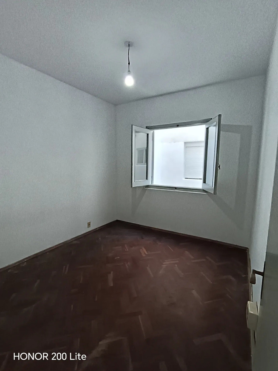 ALQUILER EN LA COMERCIAL DE 1 DORMITORIO, PLANTA BAJA CONTRA FRENTE, PATIO EXLCUSIVO, GASTOS COMUNES BAJOS · Foto 1